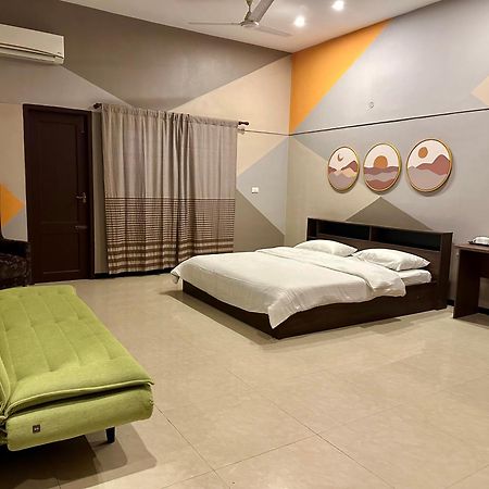Costa Verde Luxury Seafront Villa チェンナイ エクステリア 写真