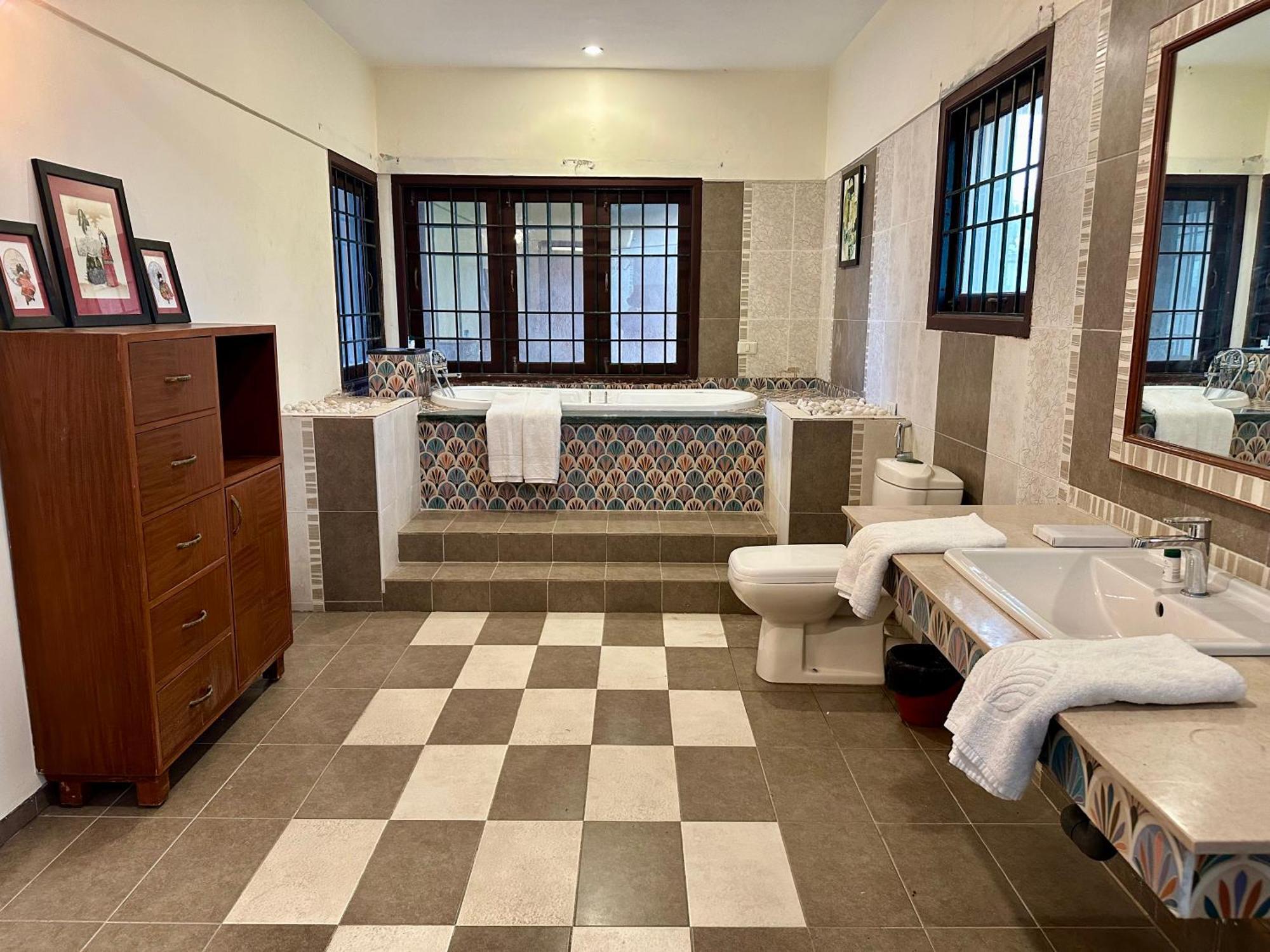 Costa Verde Luxury Seafront Villa チェンナイ エクステリア 写真